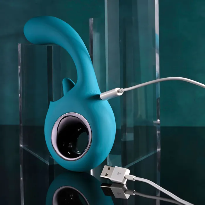 Evolved Vibrators | Evolved HOW MANY LICKS - Blue 17.8 cm USB Rechargeable Vibrator with Flicking Stimulator Evolved Vibrators | Evolved HOW MANY LICKS - Blue 17.8 cm USB Rechargeable Vibrator with Flicking Stimulator